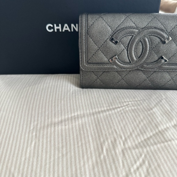 NWT Chanel Medium Flap Wallett - Picture 2 of 12